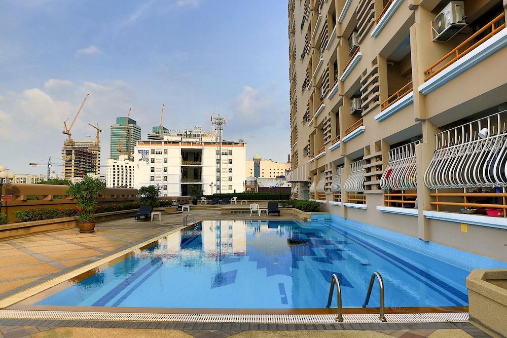 L.A. Tower Hotel Bangkok Exterior photo